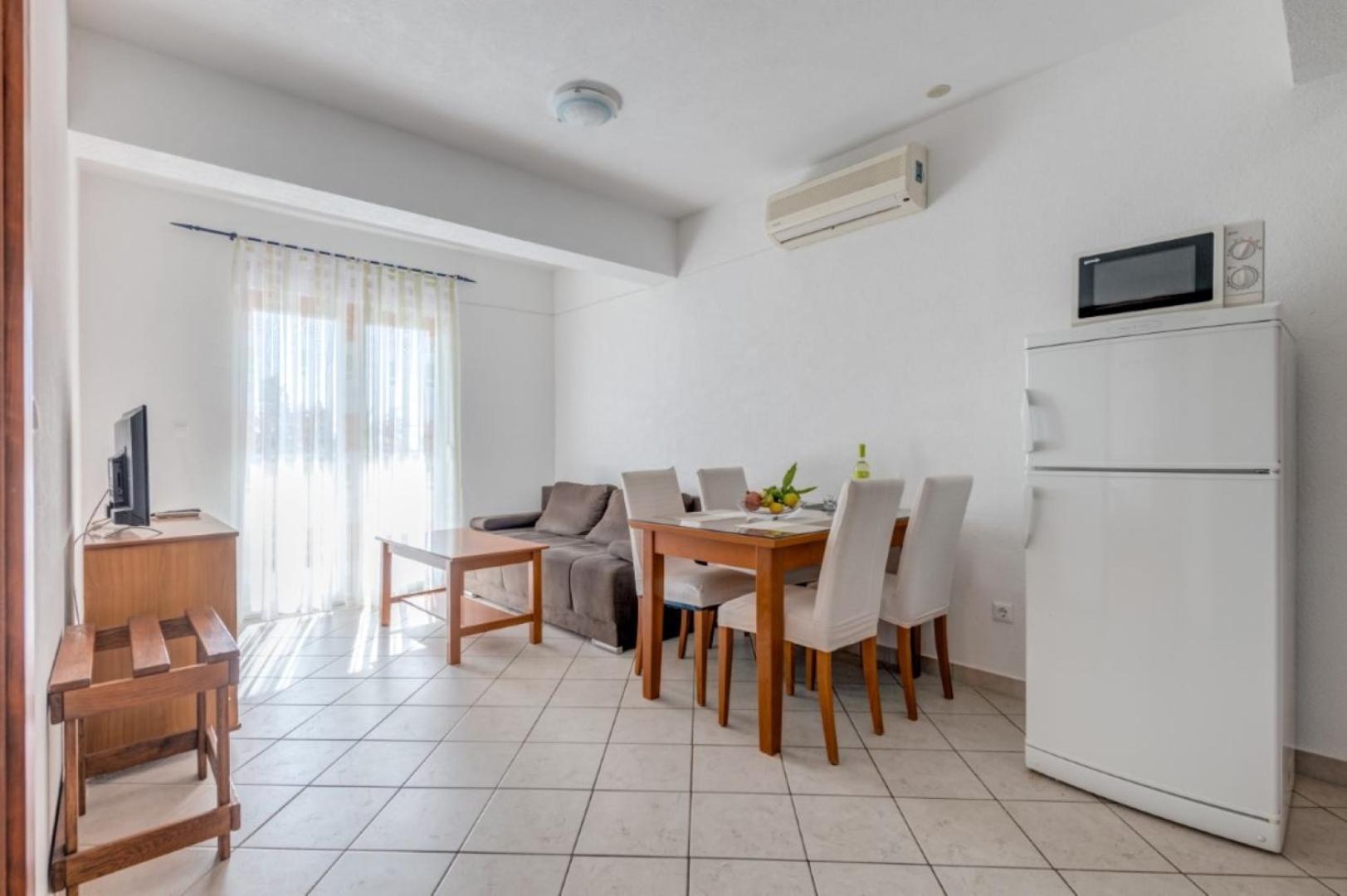 Ruza&Nikolina "1" Apartmani - Baška Voda Εξωτερικό φωτογραφία