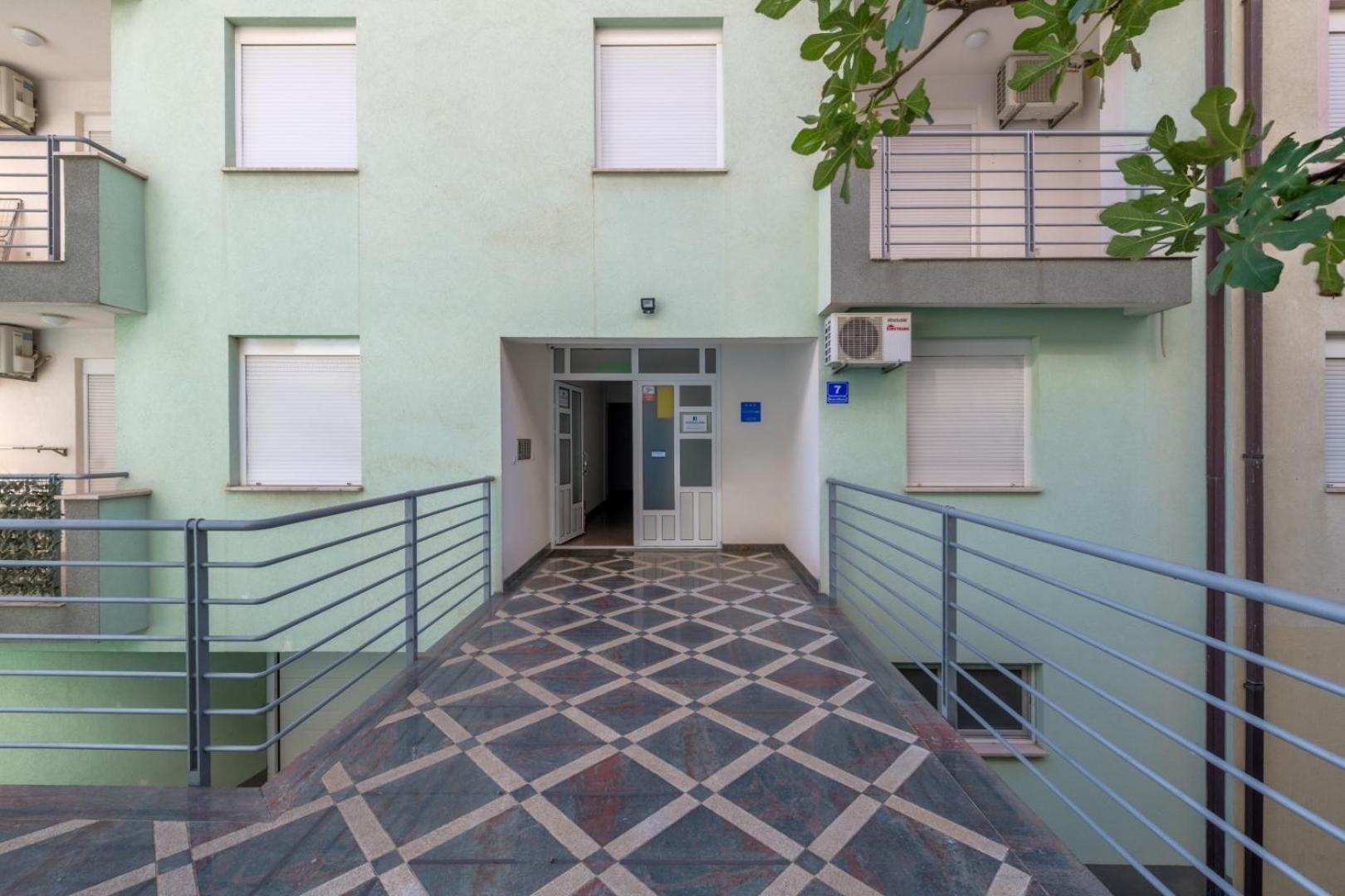 Ruza&Nikolina "1" Apartmani - Baška Voda Εξωτερικό φωτογραφία