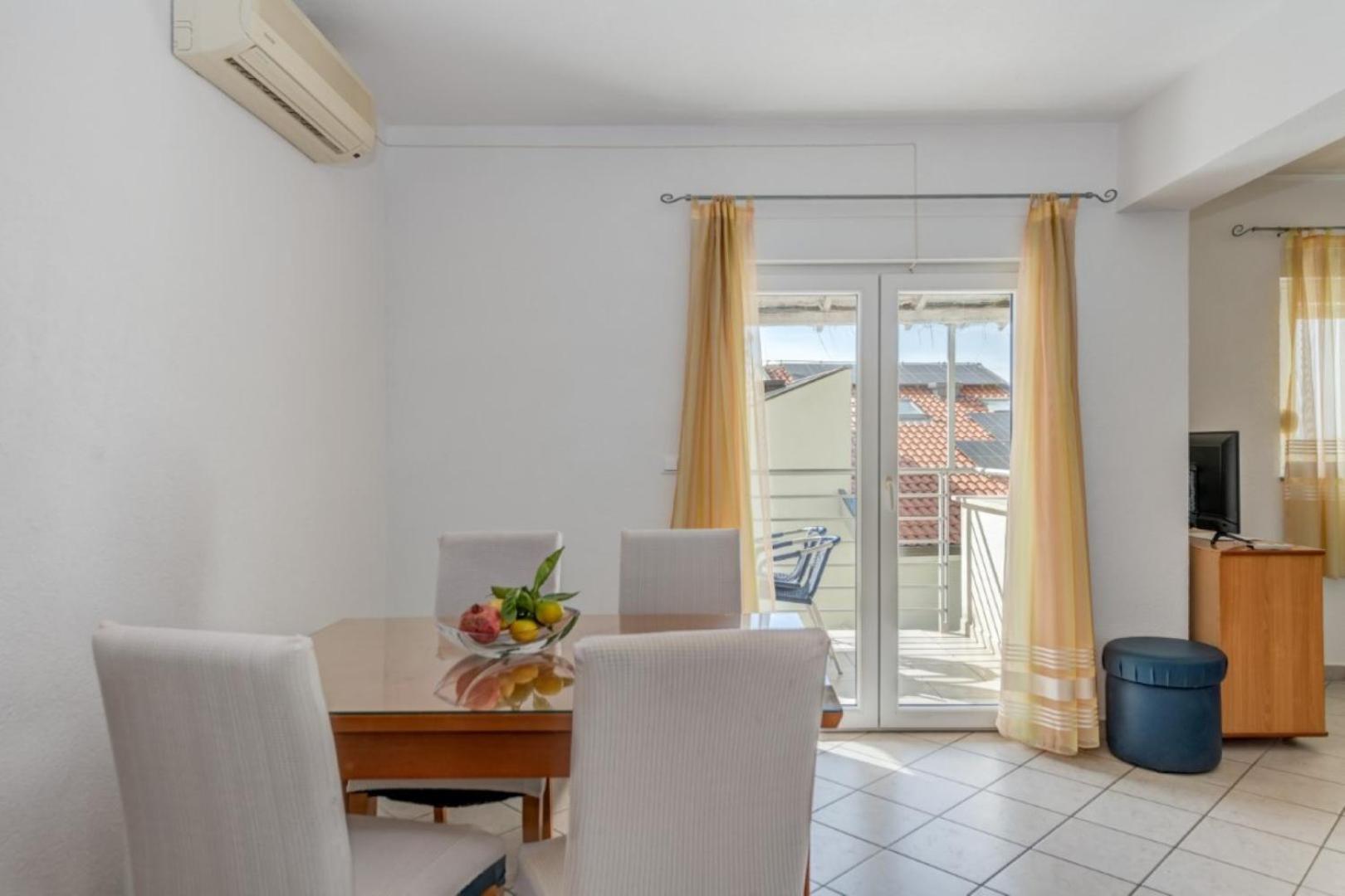 Ruza&Nikolina "1" Apartmani - Baška Voda Εξωτερικό φωτογραφία