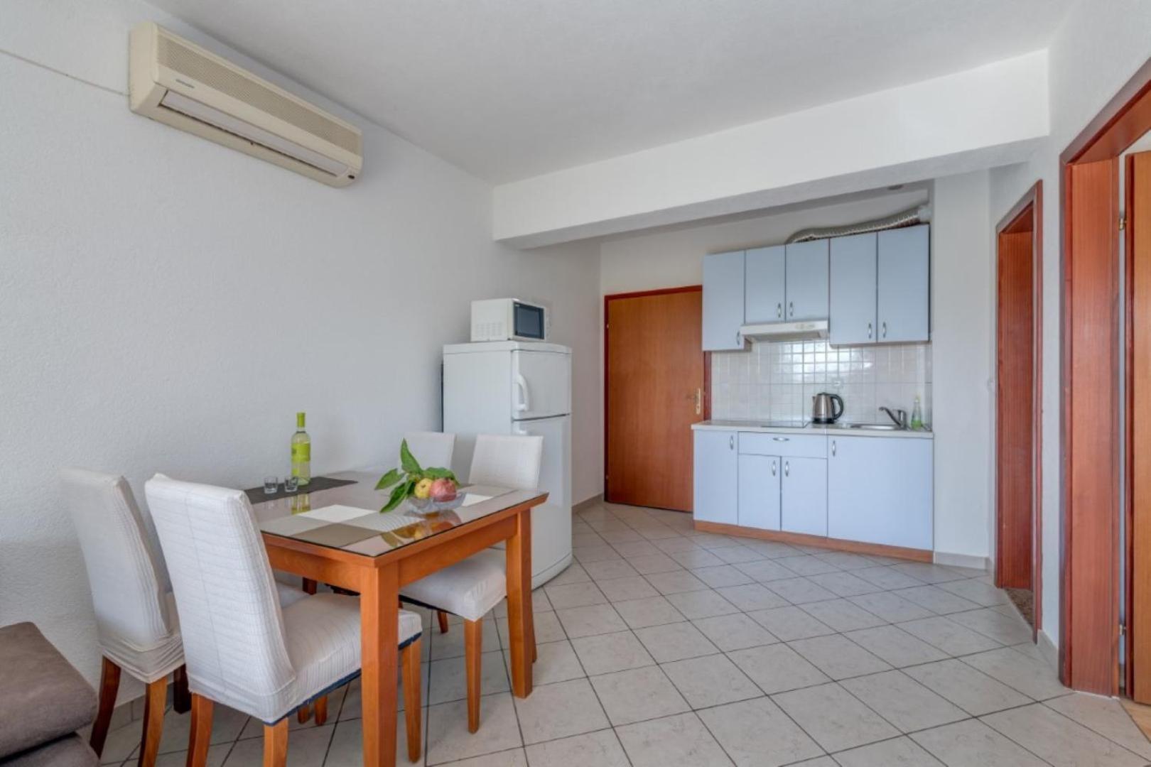 Ruza&Nikolina "1" Apartmani - Baška Voda Εξωτερικό φωτογραφία